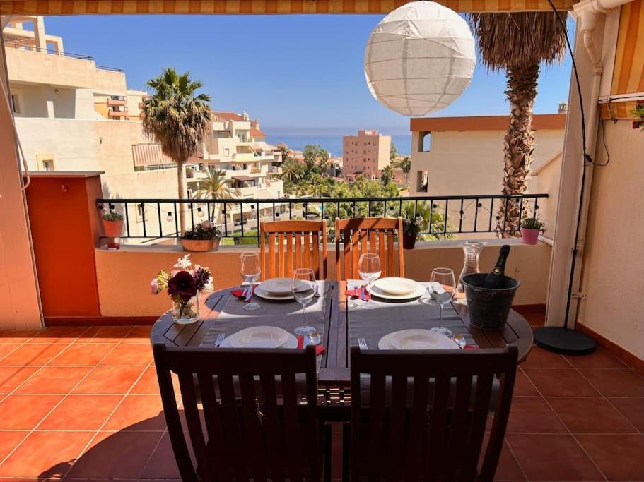 Benalmadena Costa Malaga Apartamento Muy Acogedor Con Vistas Al Mar Terraza Gigante Para Verano E Invierno Parking Exterior foto